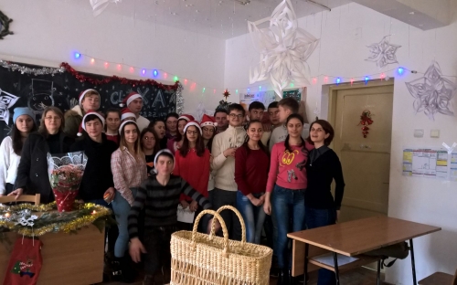 CLASA a XIIa A - Servicii (diriginte prof. Neacsu Mihaela - disciplina economice)